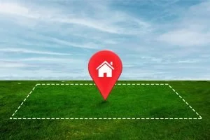 delimitation-land-with-green-grass